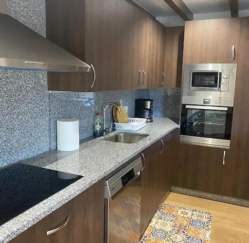 Casa Do Feligres E Da Alsira